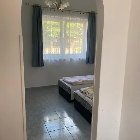 Apartman Hátsó Udvar Kuckó Kunfehértó