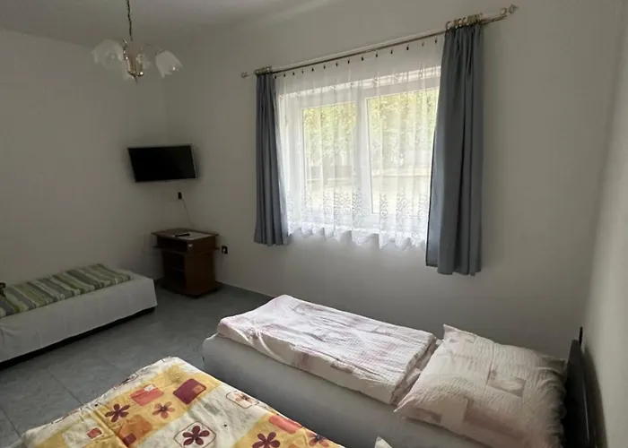 Apartman Hátsó Udvar Kuckó *